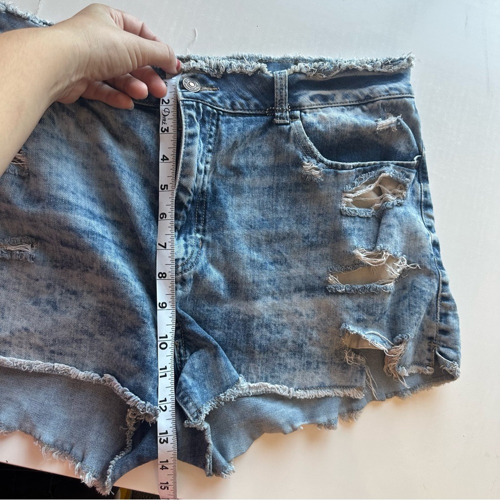 Women’s denim shorts size 17 washed distressed short booty cut‎ off blue country - Picture 3 of 5